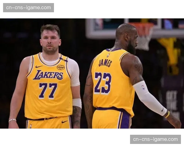 焦点对话前瞻：独行侠对阵勇士，库里与东契奇的后场对决