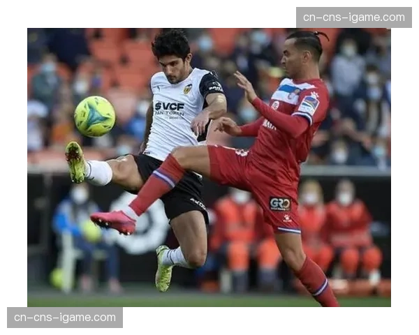 争议中的“意甲海外赛”:联盟与各俱乐部代表再次会晤商讨。 争议中的“意甲海外赛”:联盟与各俱乐部代表再次会晤商讨。